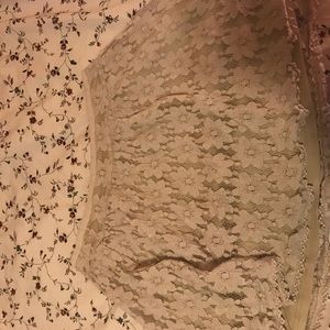 White American Eagle Lacy cream skirt